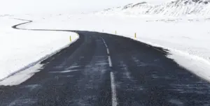 Водіїв попереджають про небезпечне зимове явище на дорогах